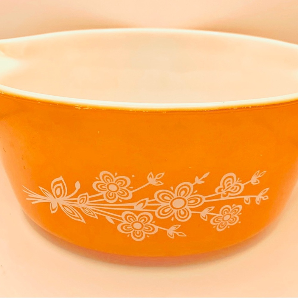 Vintage 1970’s Set of 2 PYREX Retro Butterfly Gold 475-B Casserole Bowls 2.5 L
